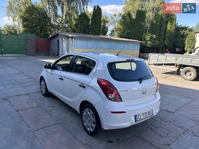 Белый Хендай и20, объемом двигателя 1.1 л и пробегом 115 тыс. км за 5300 $, фото 9 на Automoto.ua