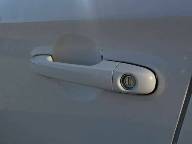 Белый Хендай и20, объемом двигателя 1.2 л и пробегом 242 тыс. км за 4600 $, фото 9 на Automoto.ua