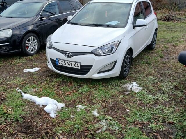 Білий Хендай і20, об'ємом двигуна 1.25 л та пробігом 218 тис. км за 5500 $, фото 1 на Automoto.ua