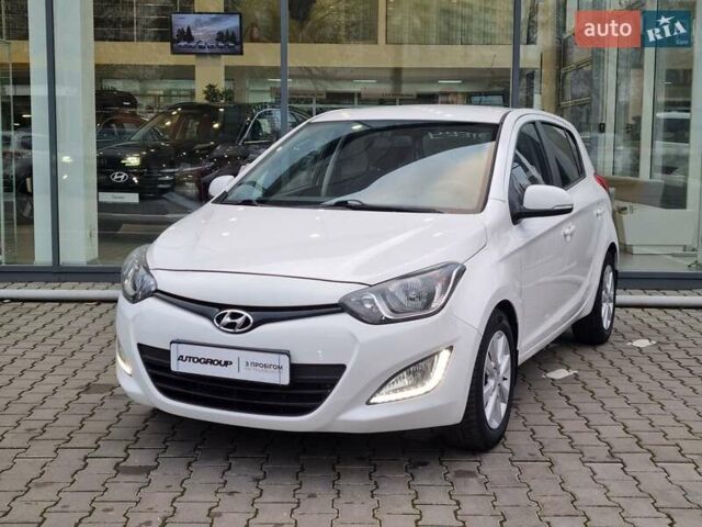Белый Хендай и20, объемом двигателя 1.4 л и пробегом 128 тыс. км за 7900 $, фото 5 на Automoto.ua