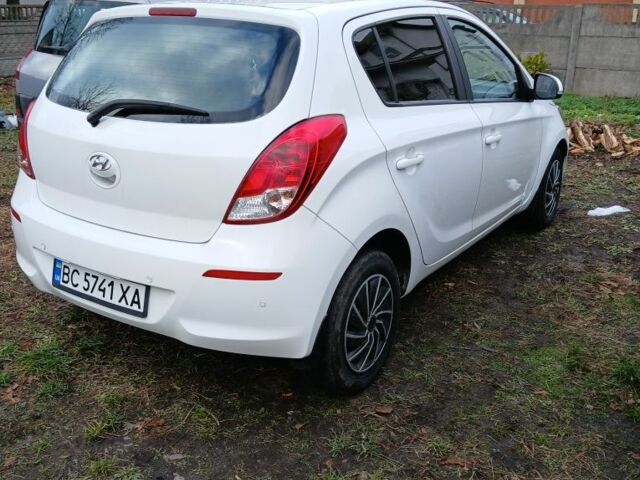 Білий Хендай і20, об'ємом двигуна 1.25 л та пробігом 218 тис. км за 5500 $, фото 3 на Automoto.ua