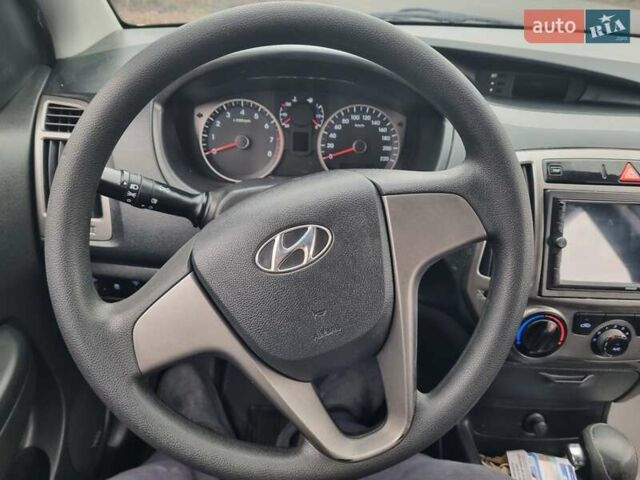 Белый Хендай и20, объемом двигателя 1.4 л и пробегом 125 тыс. км за 7400 $, фото 14 на Automoto.ua