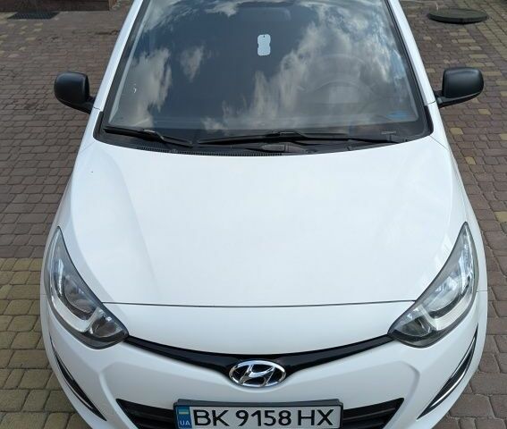Білий Хендай і20, об'ємом двигуна 1.2 л та пробігом 175 тис. км за 5150 $, фото 7 на Automoto.ua