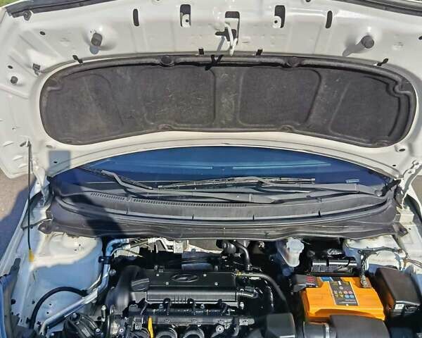 Белый Хендай и20, объемом двигателя 1.4 л и пробегом 194 тыс. км за 8600 $, фото 29 на Automoto.ua