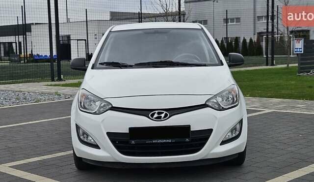 Білий Хендай і20, об'ємом двигуна 1.2 л та пробігом 196 тис. км за 5800 $, фото 6 на Automoto.ua