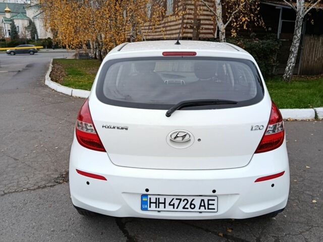 Белый Хендай и20, объемом двигателя 0 л и пробегом 190 тыс. км за 8299 $, фото 1 на Automoto.ua