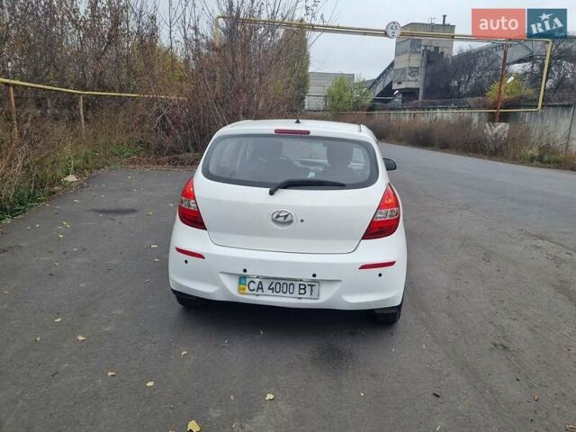 Белый Хендай и20, объемом двигателя 1.4 л и пробегом 125 тыс. км за 7400 $, фото 9 на Automoto.ua