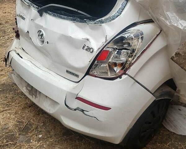 Білий Хендай і20, об'ємом двигуна 1.1 л та пробігом 170 тис. км за 1800 $, фото 3 на Automoto.ua