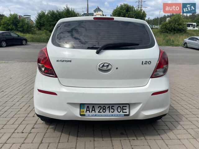 Белый Хендай и20, объемом двигателя 1.4 л и пробегом 162 тыс. км за 7900 $, фото 5 на Automoto.ua