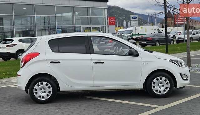Білий Хендай і20, об'ємом двигуна 1.2 л та пробігом 196 тис. км за 5800 $, фото 1 на Automoto.ua