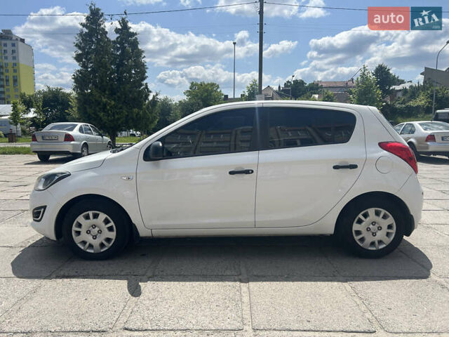 Білий Хендай і20, об'ємом двигуна 1.12 л та пробігом 180 тис. км за 6699 $, фото 1 на Automoto.ua