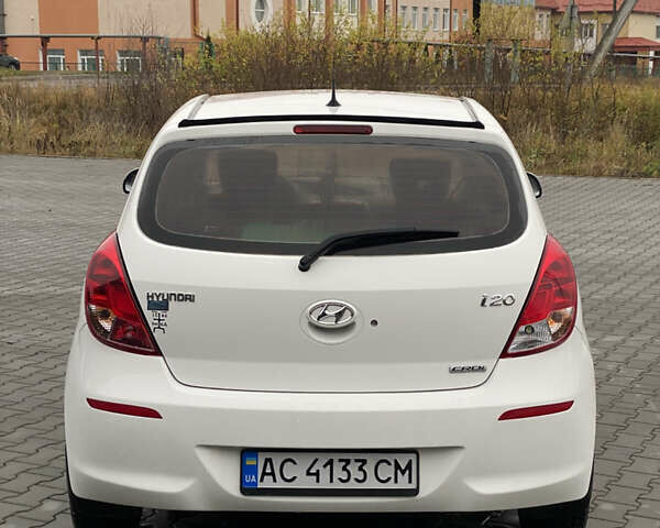 Білий Хендай і20, об'ємом двигуна 1.12 л та пробігом 260 тис. км за 5900 $, фото 20 на Automoto.ua