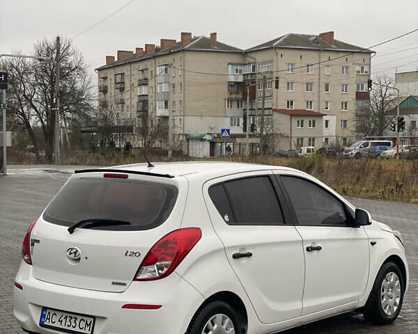 Білий Хендай і20, об'ємом двигуна 1.12 л та пробігом 260 тис. км за 5900 $, фото 21 на Automoto.ua