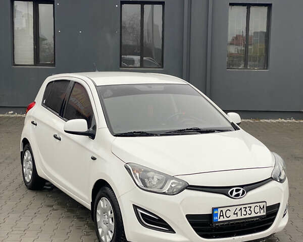 Білий Хендай і20, об'ємом двигуна 1.12 л та пробігом 260 тис. км за 5000 $, фото 7 на Automoto.ua