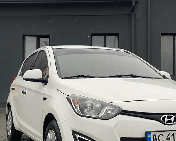 Білий Хендай і20, об'ємом двигуна 1.12 л та пробігом 260 тис. км за 5900 $, фото 14 на Automoto.ua