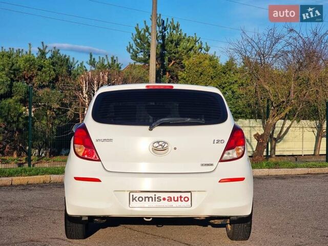 Белый Хендай и20, объемом двигателя 1.4 л и пробегом 135 тыс. км за 5999 $, фото 8 на Automoto.ua