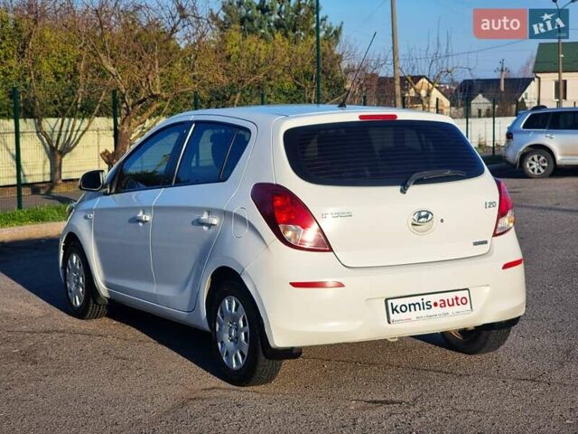 Белый Хендай и20, объемом двигателя 1.4 л и пробегом 135 тыс. км за 5999 $, фото 6 на Automoto.ua