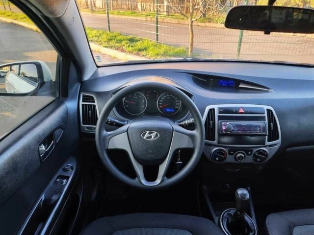 Білий Хендай і20, об'ємом двигуна 1.4 л та пробігом 135 тис. км за 6499 $, фото 20 на Automoto.ua