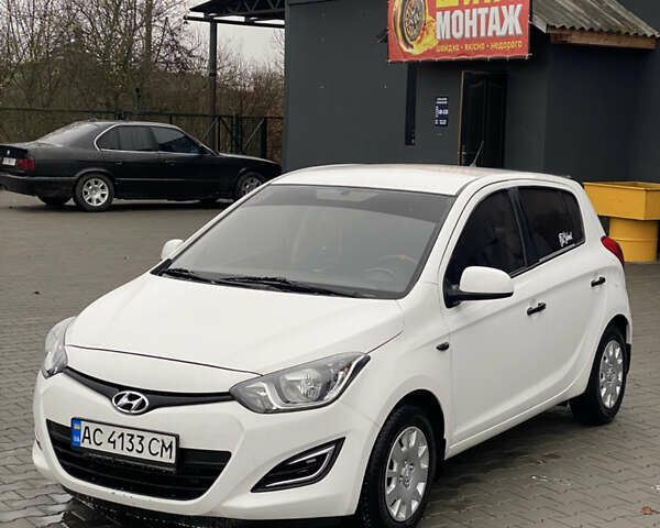 Білий Хендай і20, об'ємом двигуна 1.12 л та пробігом 260 тис. км за 5900 $, фото 12 на Automoto.ua
