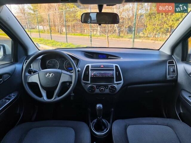 Белый Хендай и20, объемом двигателя 1.4 л и пробегом 135 тыс. км за 5999 $, фото 1 на Automoto.ua