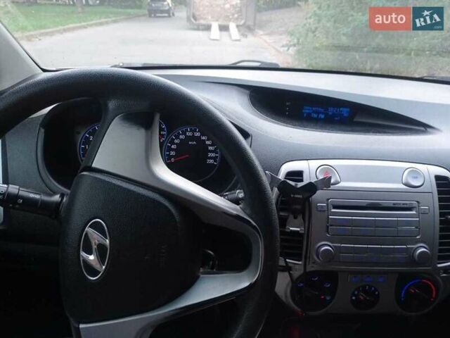 Бежевий Хендай і20, об'ємом двигуна 1.4 л та пробігом 125 тис. км за 5000 $, фото 5 на Automoto.ua