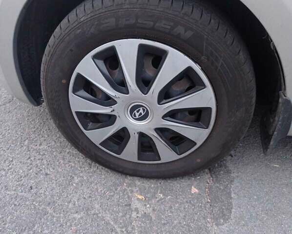 Бежевий Хендай і20, об'ємом двигуна 1.4 л та пробігом 125 тис. км за 5000 $, фото 7 на Automoto.ua