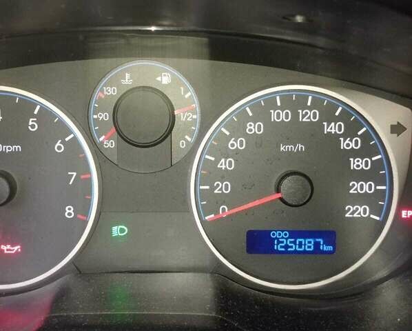 Бежевий Хендай і20, об'ємом двигуна 1.4 л та пробігом 125 тис. км за 5000 $, фото 4 на Automoto.ua
