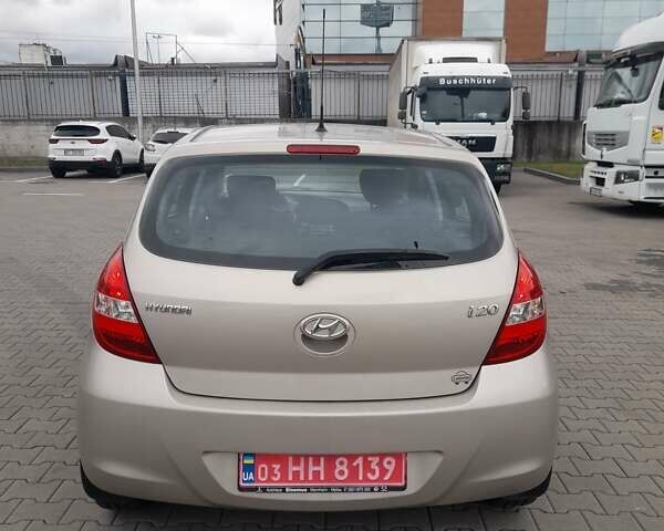 Бежевий Хендай і20, об'ємом двигуна 1.4 л та пробігом 103 тис. км за 8300 $, фото 1 на Automoto.ua