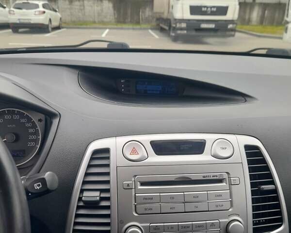 Бежевий Хендай і20, об'ємом двигуна 1.4 л та пробігом 103 тис. км за 8300 $, фото 27 на Automoto.ua