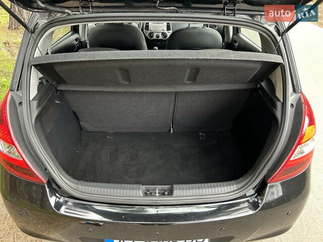 Черный Хендай и20, объемом двигателя 1.25 л и пробегом 118 тыс. км за 5700 $, фото 10 на Automoto.ua