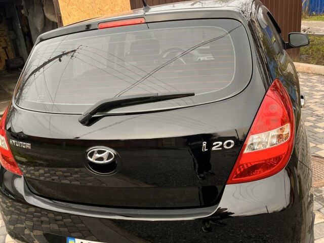 Черный Хендай и20, объемом двигателя 1.2 л и пробегом 184 тыс. км за 5000 $, фото 1 на Automoto.ua