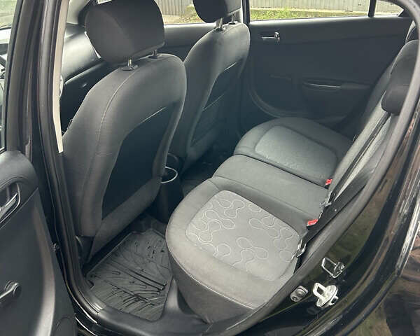 Черный Хендай и20, объемом двигателя 1.25 л и пробегом 118 тыс. км за 5700 $, фото 9 на Automoto.ua