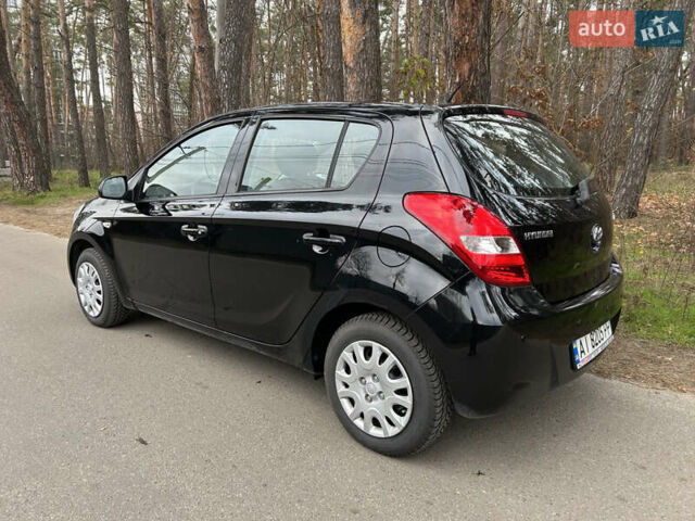 Черный Хендай и20, объемом двигателя 1.25 л и пробегом 118 тыс. км за 5700 $, фото 3 на Automoto.ua