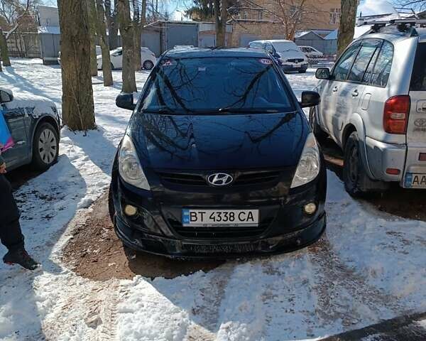 Чорний Хендай і20, об'ємом двигуна 1.25 л та пробігом 180 тис. км за 3500 $, фото 1 на Automoto.ua