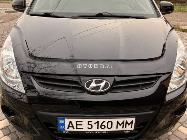 Черный Хендай и20, объемом двигателя 1.2 л и пробегом 184 тыс. км за 5000 $, фото 3 на Automoto.ua