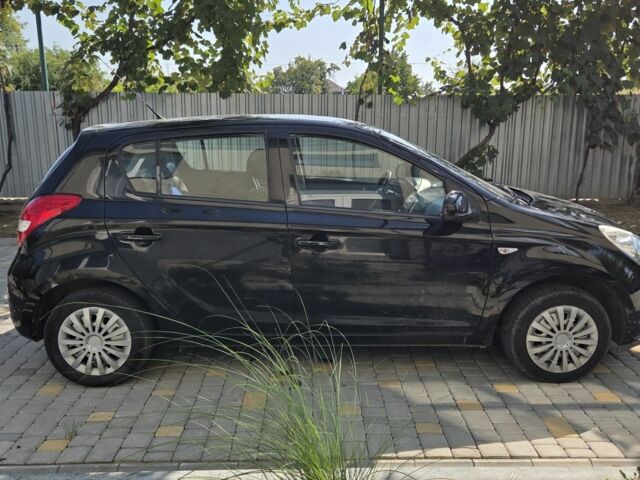 Черный Хендай и20, объемом двигателя 1 л и пробегом 169 тыс. км за 5200 $, фото 6 на Automoto.ua