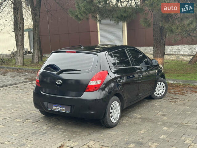Черный Хендай и20, объемом двигателя 1.4 л и пробегом 186 тыс. км за 3700 $, фото 11 на Automoto.ua