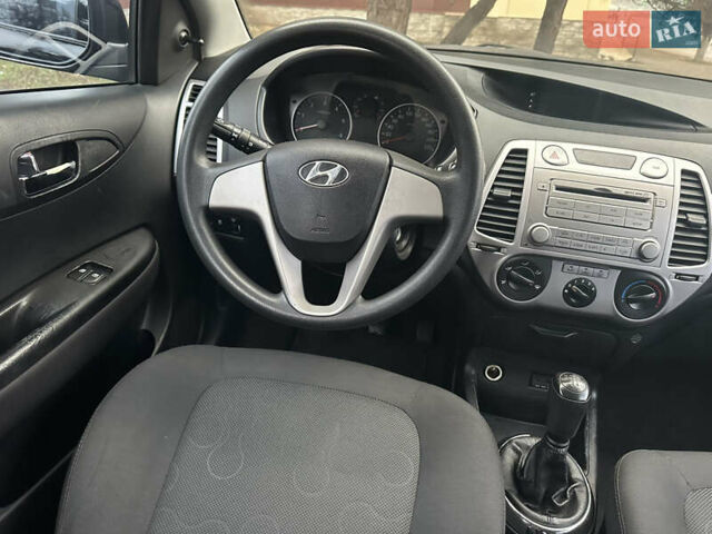 Черный Хендай и20, объемом двигателя 1.4 л и пробегом 186 тыс. км за 3700 $, фото 17 на Automoto.ua
