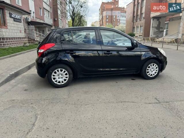 Чорний Хендай і20, об'ємом двигуна 1.25 л та пробігом 144 тис. км за 5000 $, фото 2 на Automoto.ua
