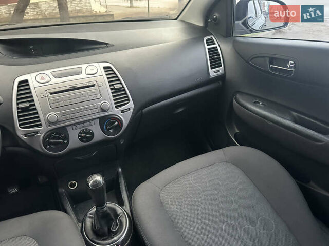 Черный Хендай и20, объемом двигателя 1.4 л и пробегом 186 тыс. км за 3700 $, фото 18 на Automoto.ua