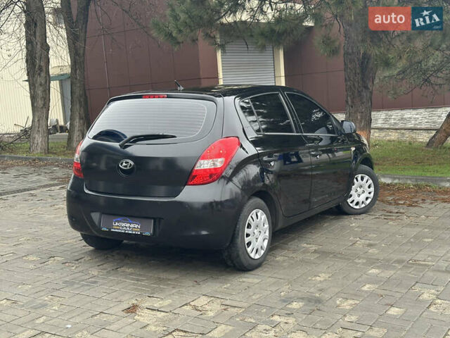 Черный Хендай и20, объемом двигателя 1.4 л и пробегом 186 тыс. км за 3700 $, фото 10 на Automoto.ua