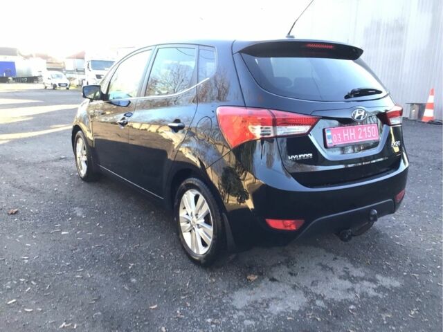 Черный Хендай и20, объемом двигателя 1.6 л и пробегом 175 тыс. км за 10900 $, фото 2 на Automoto.ua