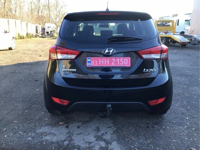 Черный Хендай и20, объемом двигателя 1.6 л и пробегом 175 тыс. км за 10900 $, фото 3 на Automoto.ua