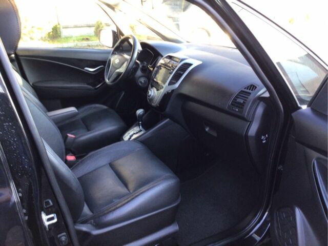 Черный Хендай и20, объемом двигателя 1.6 л и пробегом 175 тыс. км за 10900 $, фото 6 на Automoto.ua