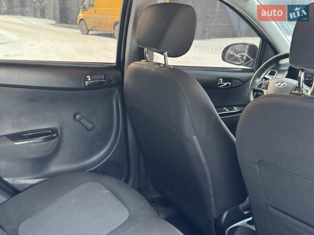 Чорний Хендай і20, об'ємом двигуна 1.1 л та пробігом 299 тис. км за 4799 $, фото 41 на Automoto.ua