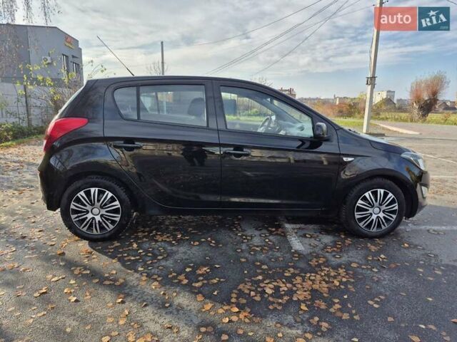 Черный Хендай и20, объемом двигателя 1.4 л и пробегом 224 тыс. км за 5950 $, фото 9 на Automoto.ua