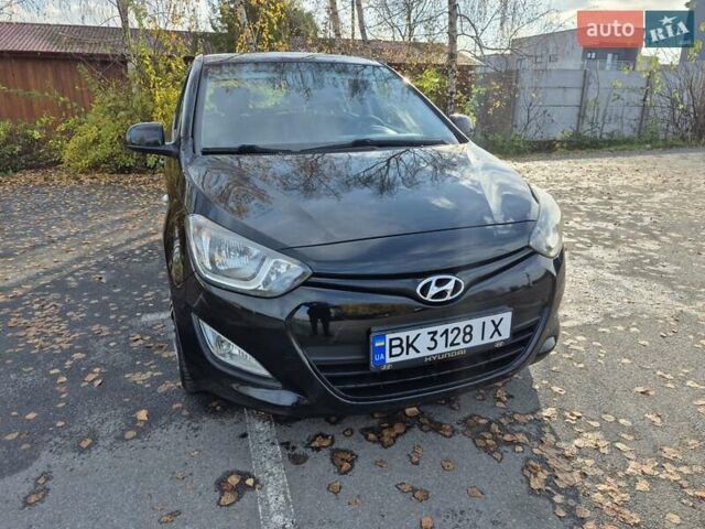 Черный Хендай и20, объемом двигателя 1.4 л и пробегом 224 тыс. км за 5950 $, фото 1 на Automoto.ua