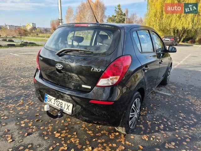Черный Хендай и20, объемом двигателя 1.4 л и пробегом 224 тыс. км за 5950 $, фото 8 на Automoto.ua