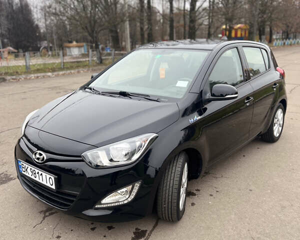 Чорний Хендай і20, об'ємом двигуна 1.4 л та пробігом 179 тис. км за 8000 $, фото 6 на Automoto.ua