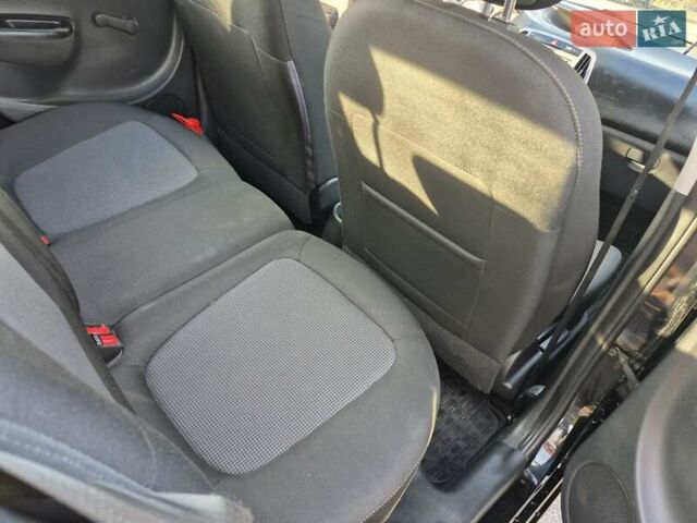 Черный Хендай и20, объемом двигателя 1.4 л и пробегом 224 тыс. км за 5950 $, фото 30 на Automoto.ua